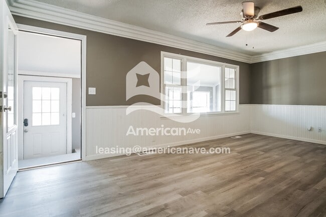 Building Photo - 504 N Dogwood St