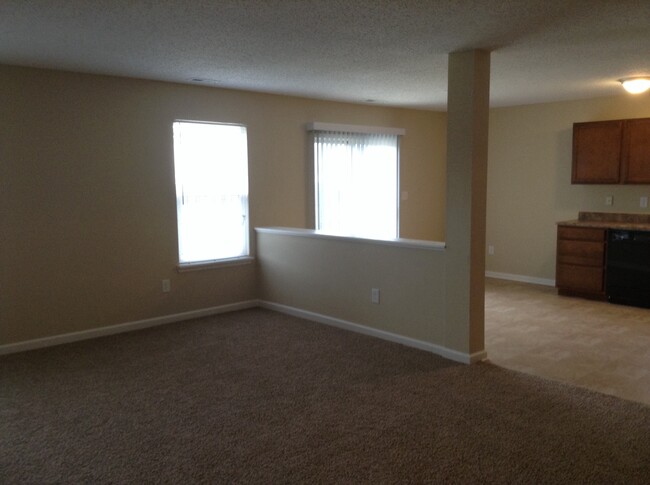 Building Photo - 8039 Red Barn Ct