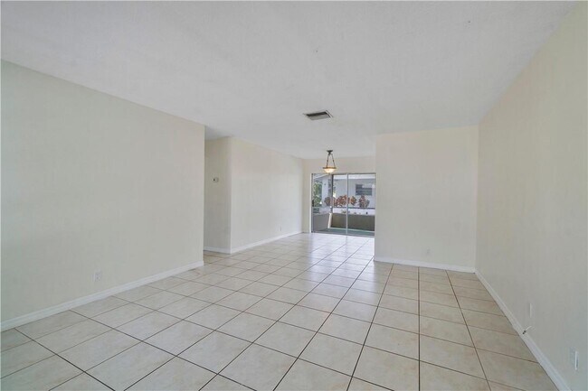 Foto del edificio - 2306 NW 55th St