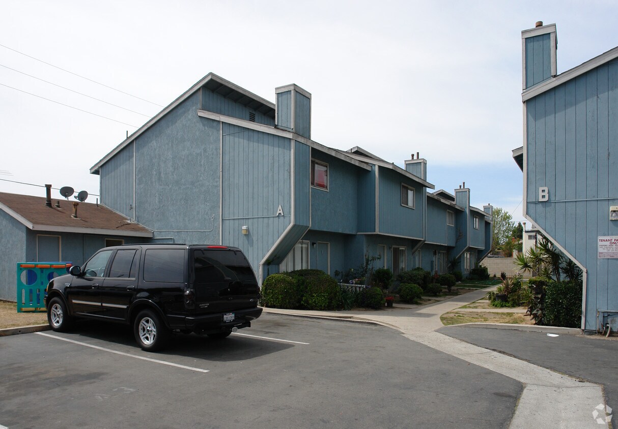 Building Photo - 1875 Monrovia Ave