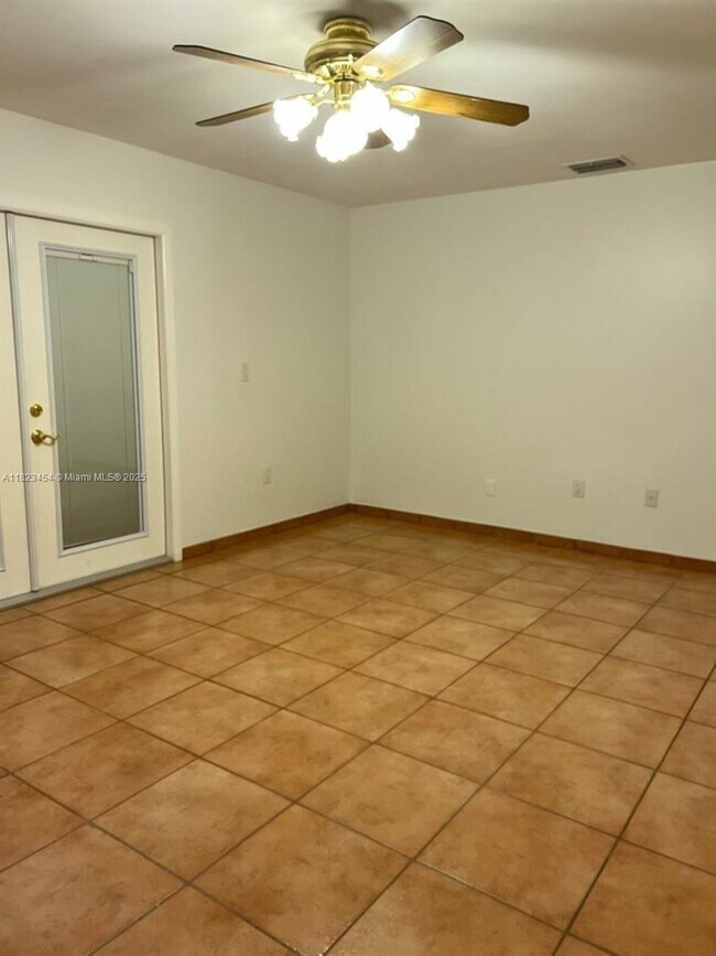 Foto del edificio - 5780 SW 59th Pl