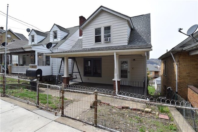 Building Photo - 825 Pine St