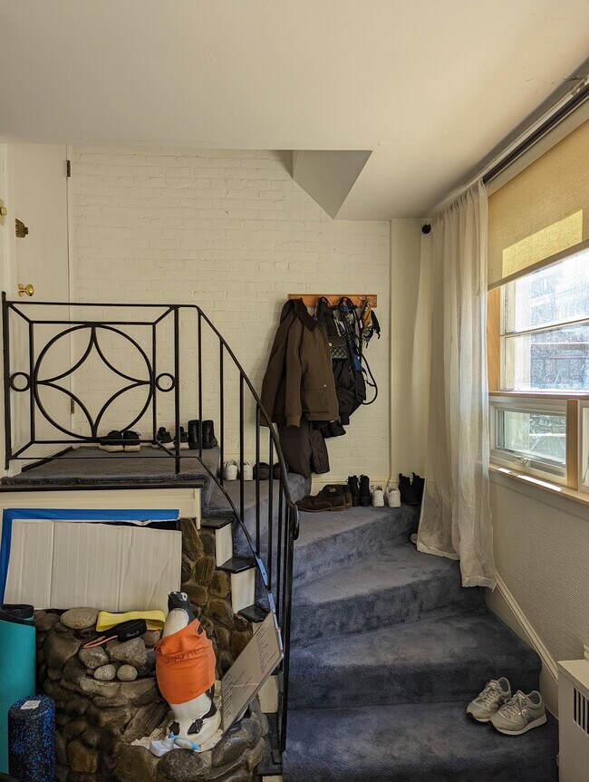 Foto del edificio - 127 Bay State Rd