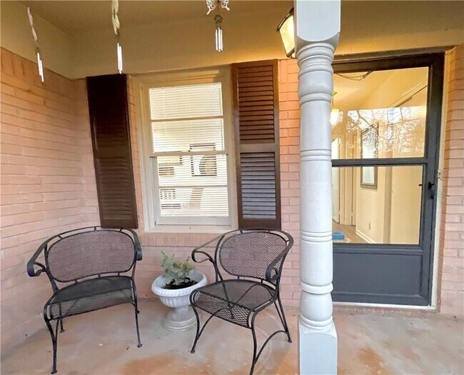 Foto del edificio - 4457 Frontier Way NE