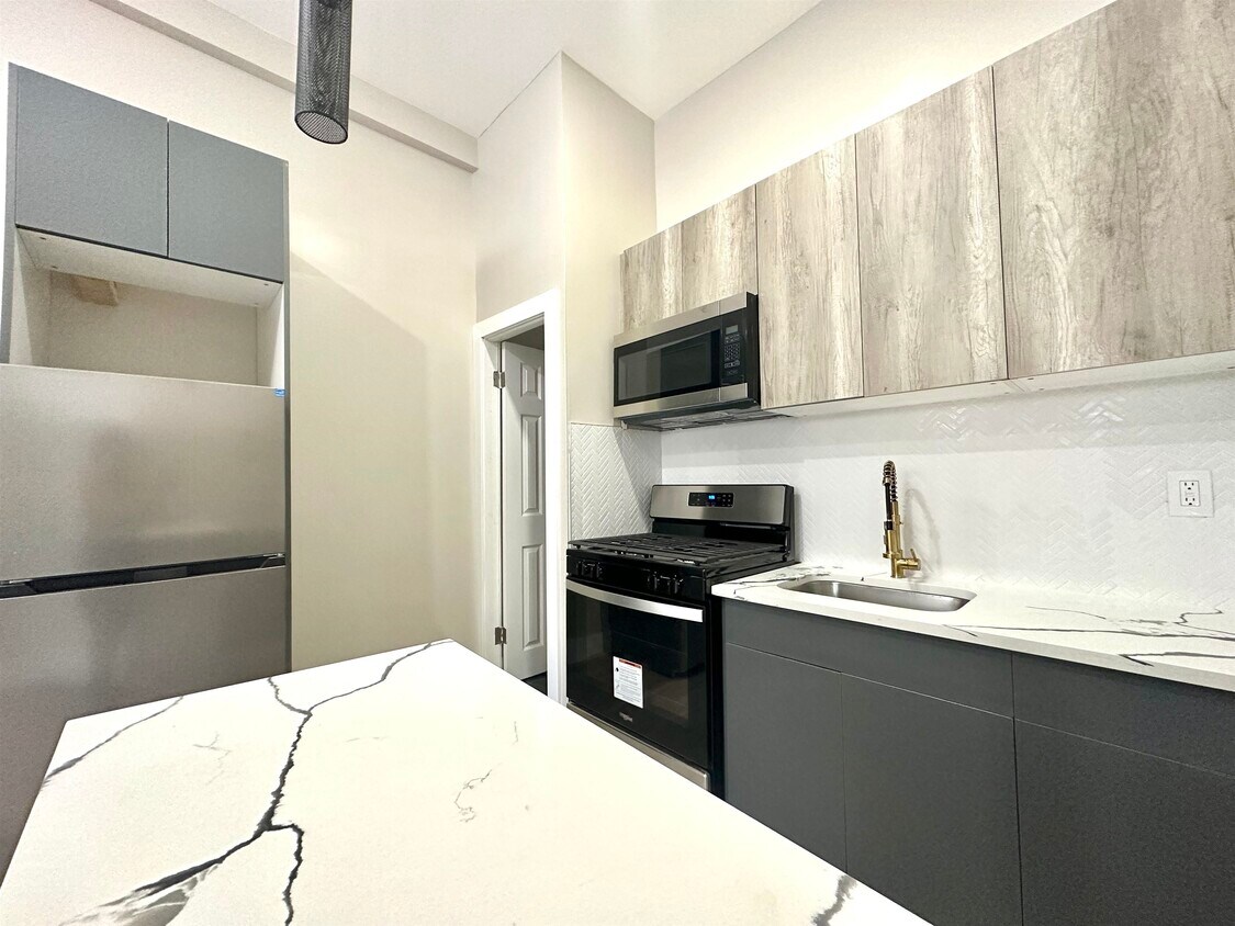 Foto del edificio - 484 Central Ave