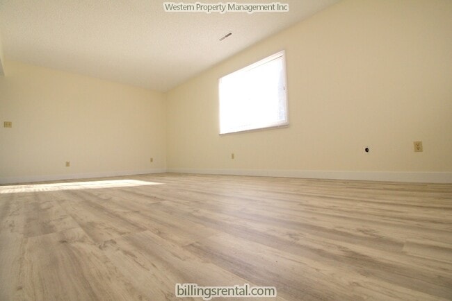 Building Photo - 411 Mervin St