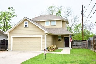 Building Photo - 1800 Richcreek Rd