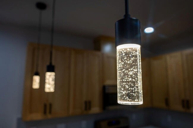 Building Photo - 8805 Parkway Dr