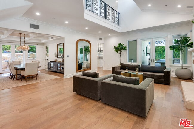 Foto del edificio - 363 S Saltair Ave