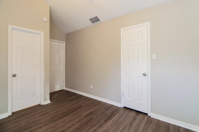 Building Photo - 2221 Jasmine Path