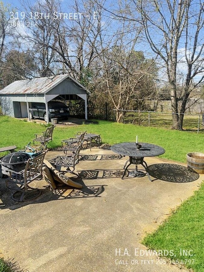 Foto del edificio - 319 18th St