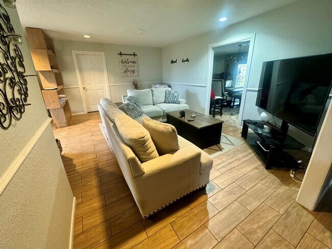Foto del edificio - 722 County Rd 603