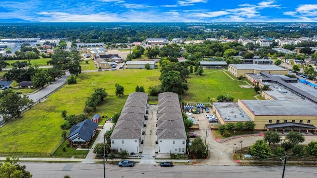 Building Photo - 3642 Griggs Rd