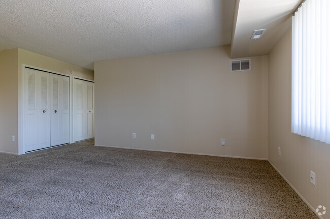 Living Room - Franklin Palmer Apartments