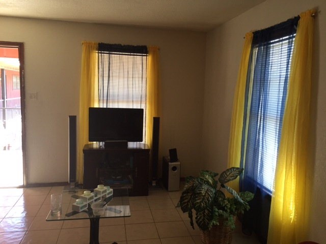 Foto del edificio - 1104 Primrose Ave