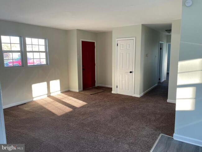 Foto del edificio - 601 Donald Dr