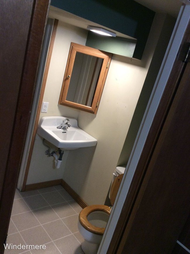 Foto del edificio - 5 br, 3 bath House - 330 SW Church Street