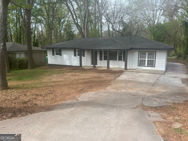 Building Photo - 1397 Peachcrest Rd