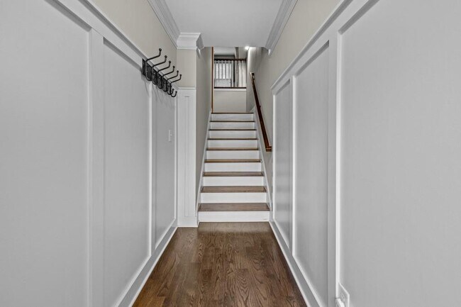 Foto del edificio - 3209 Hallmark Ln NE