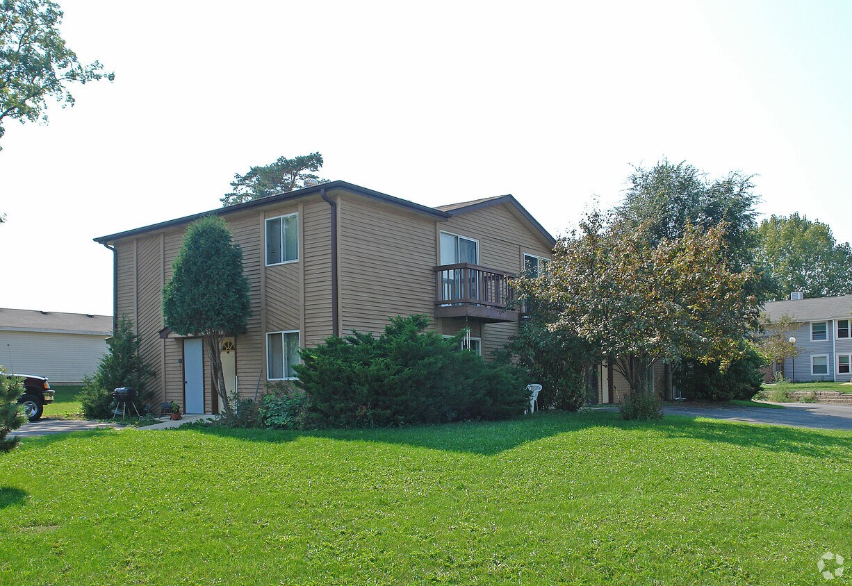 Primary Photo - 1440 Park Pl