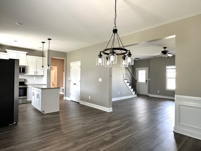 Building Photo - 150 Leach Creek Dr