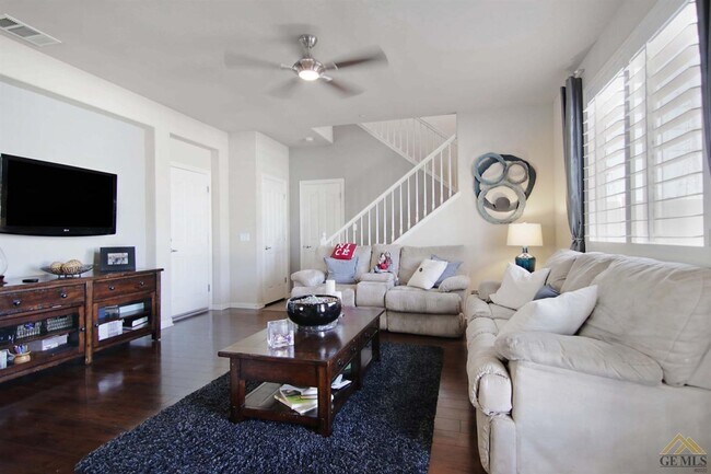 Foto del edificio - Gorgeous Home in a Gated Community with Pool!