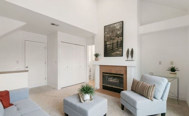 Building Photo - Available now! North Boulder home on Cul-d...