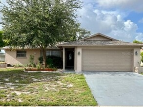 Building Photo - 7540 Oakshire Dr