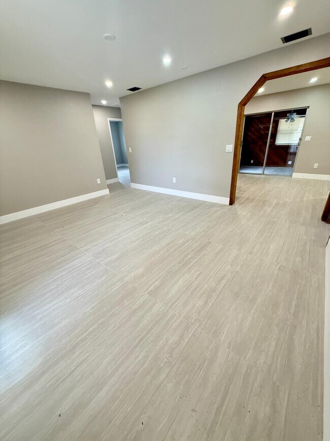 Foto del edificio - 3933 SW 51st St