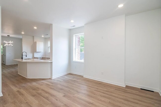 Foto del edificio - 2328 St James Ave