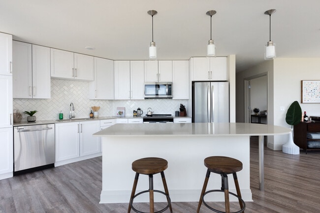 10 WestEdge apartments — community photo - 10 WestEdge