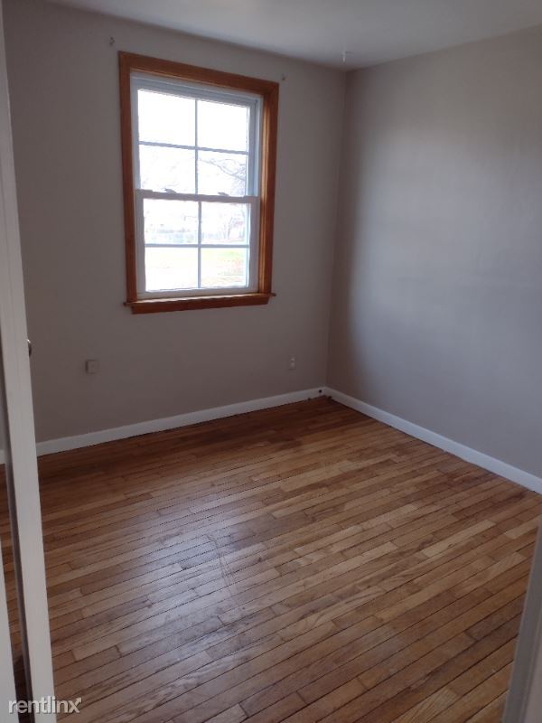 Building Photo - 461 Kenwood Dr