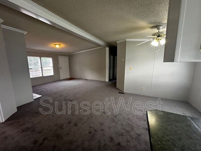 Building Photo - 520 Sunshine Dr