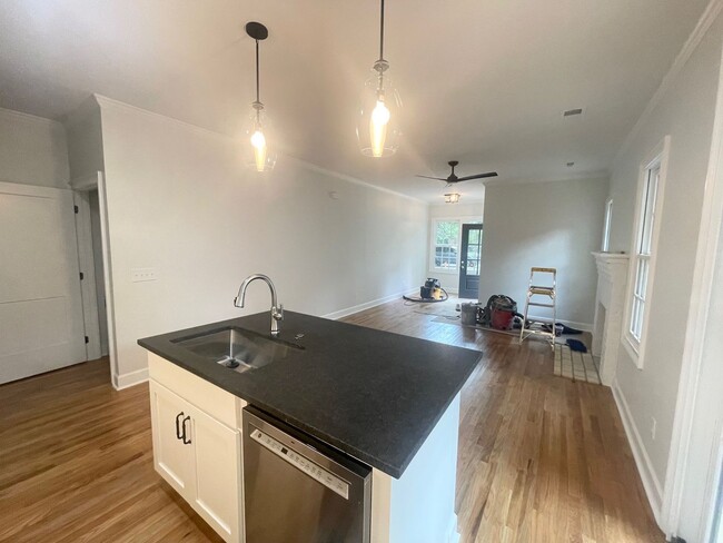 Foto del edificio - 2 bedroom 2 bath Renovated in Heathwood