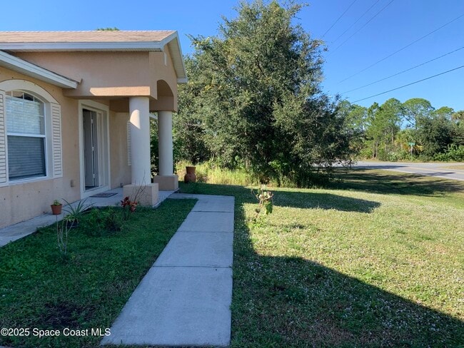 Building Photo - 2687 San Filippo Dr SE