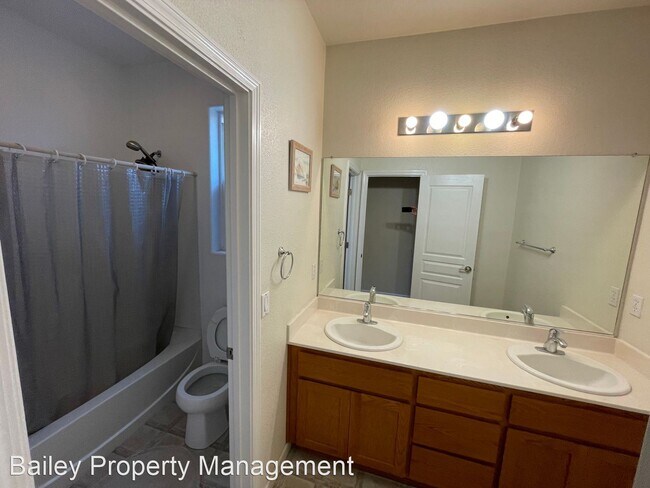 Building Photo - 5 br, 3 bath House - 525 Cirvelo Street