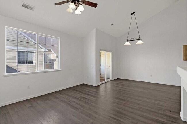 Foto del edificio - Modern 2-Bedroom, 2-Bath Condo in Grand Junction