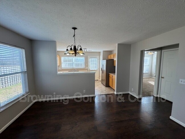 Foto del edificio - 3709 Springwater Dr