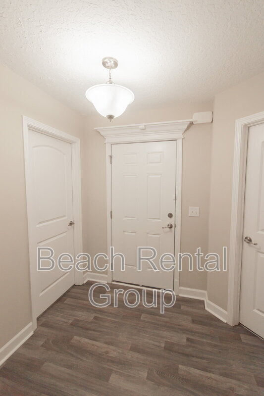 Foto del edificio - 3793 Mayfield Dr