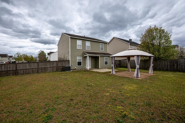 Foto del edificio - 2773 Old Field Rd