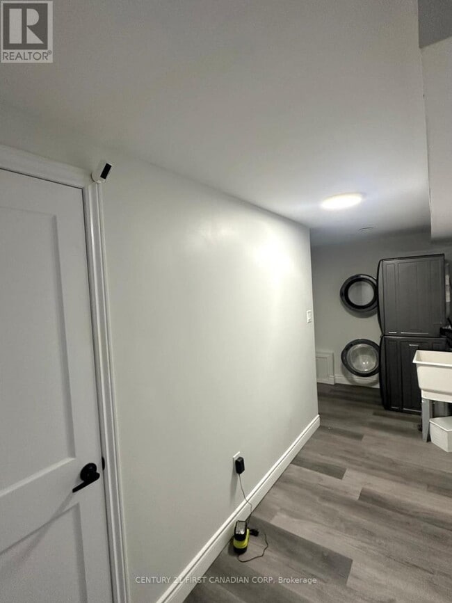 Building Photo - 3230 Bayham Ln
