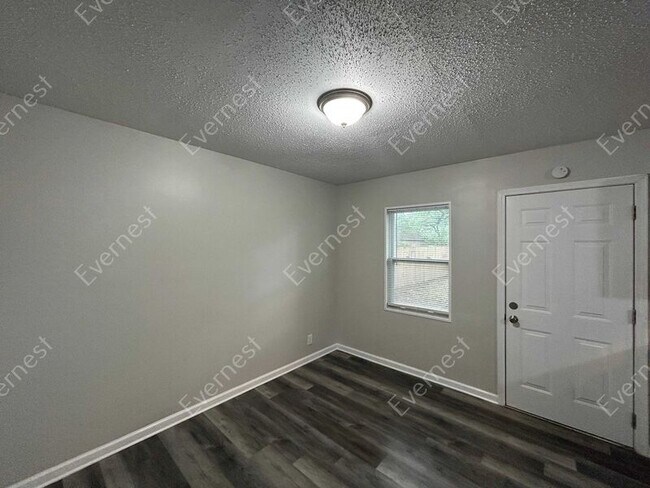 Building Photo - 1316 Broadmoor St