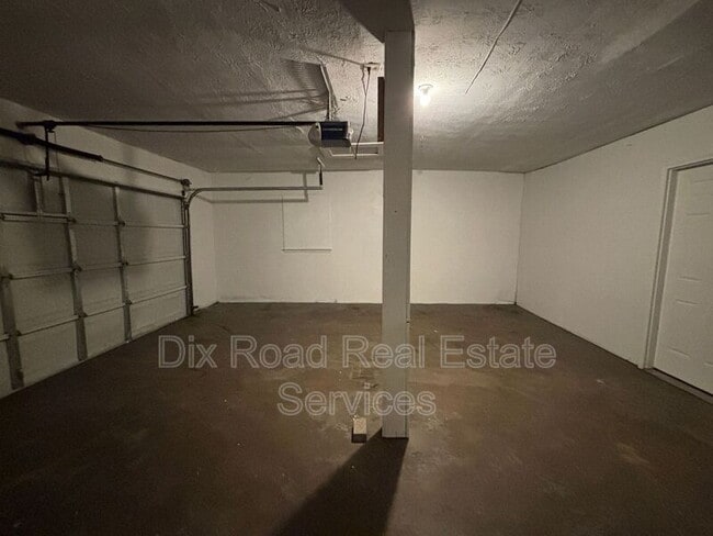 Building Photo - 4984 OH-122