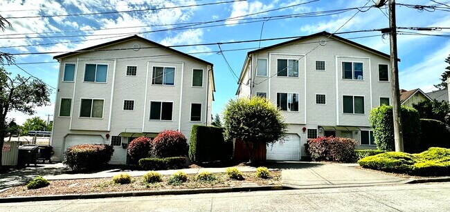 Exterior - 931 N 86th St