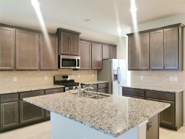 Foto del edificio - 23747 Piedmont Forest Dr