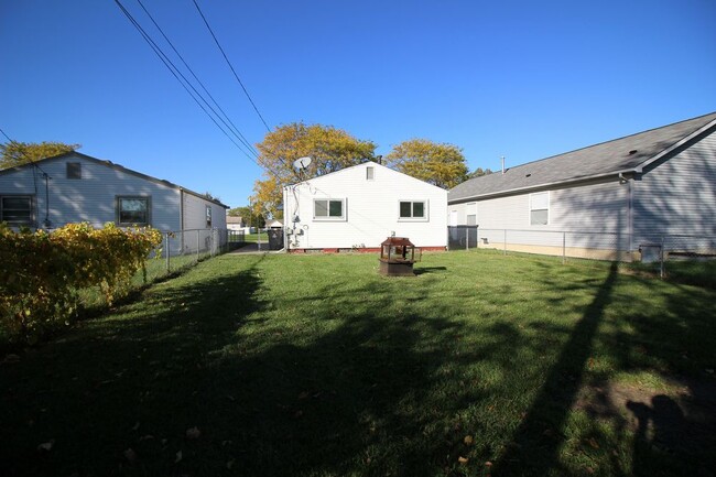 Building Photo - Great Home In Westland