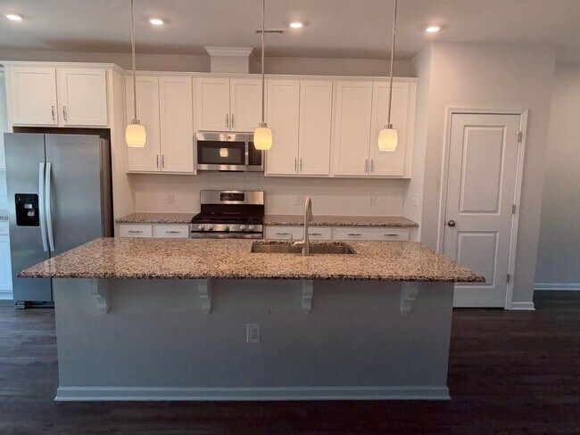 Foto del edificio - 4br 3 bath townhouse in Durham NC