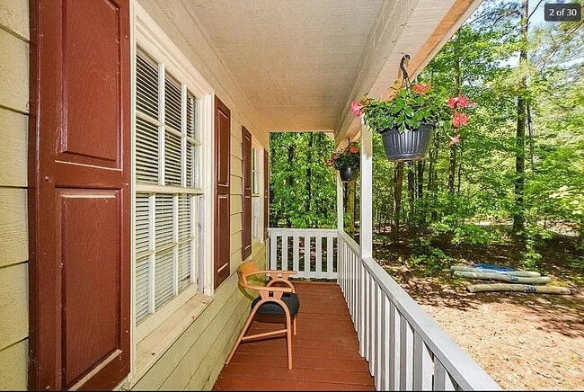 Building Photo - Room in House on Jacee Cir
