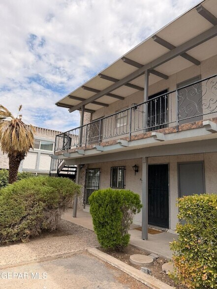 Foto del edificio - 6700 Escondido Dr