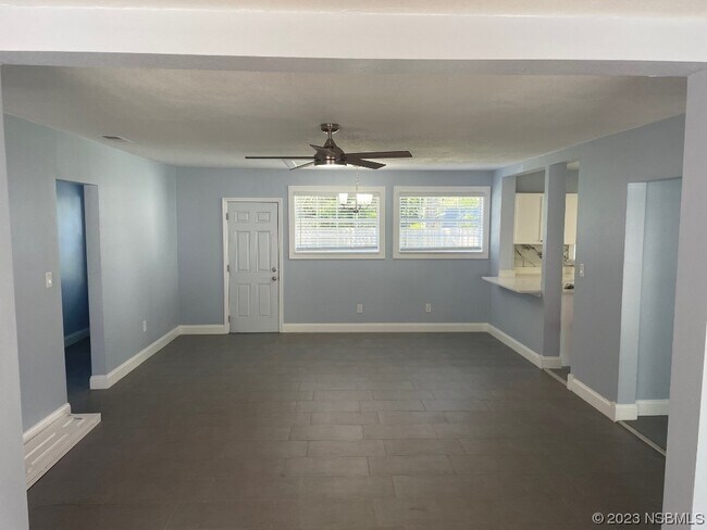 Foto del edificio - 255 Oak Ln